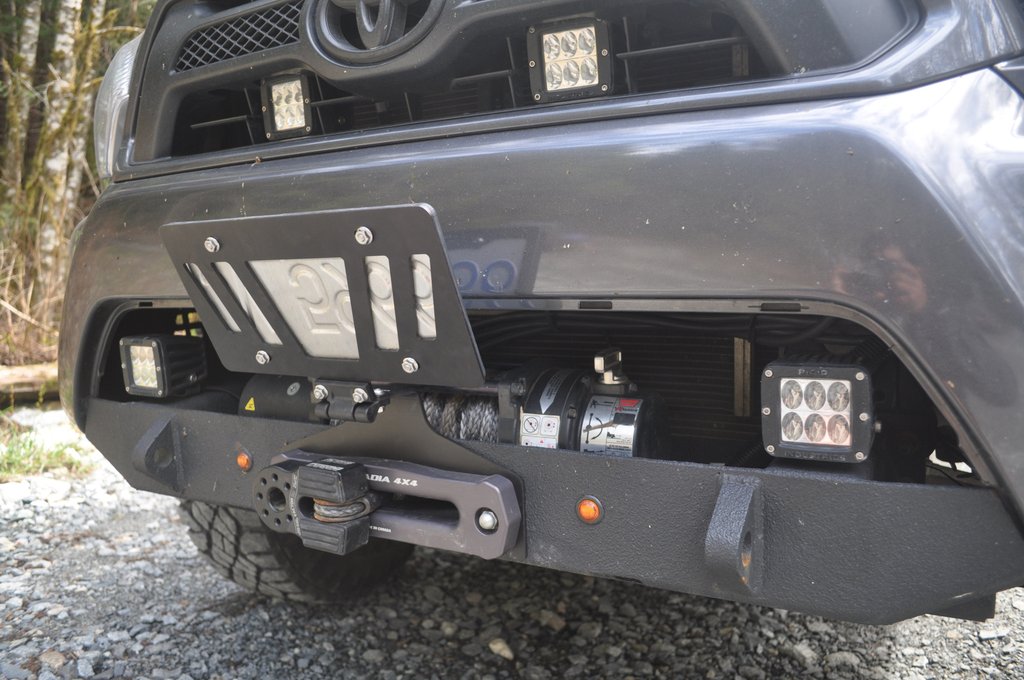 Cascadia 4x4 Flipster "V2" - Hawse & Roller fairlead Winch License Plate Mount Cascadia 4x4 Flipster "V2" - Hawse & Roller fairlead Winch License Plate Mount